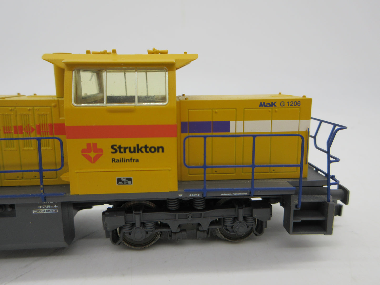 Trix H0 - 22319 - Dieselloc, Serie 6400 "Carin" van de Strukton - Digitaal