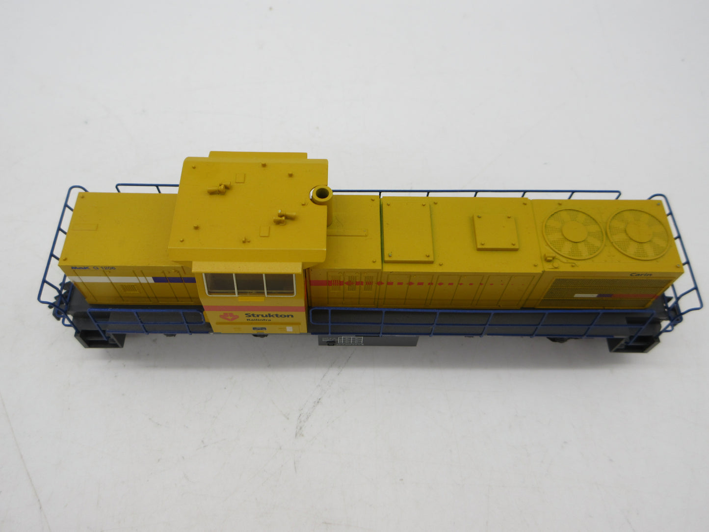 Trix H0 - 22319 - Dieselloc, Serie 6400 "Carin" van de Strukton - Digitaal