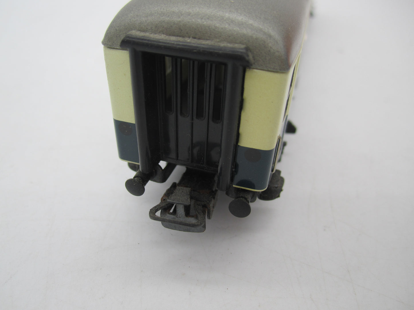 Märklin H0 - 4044 - Bagagerijtuig van de DB, met verlichting