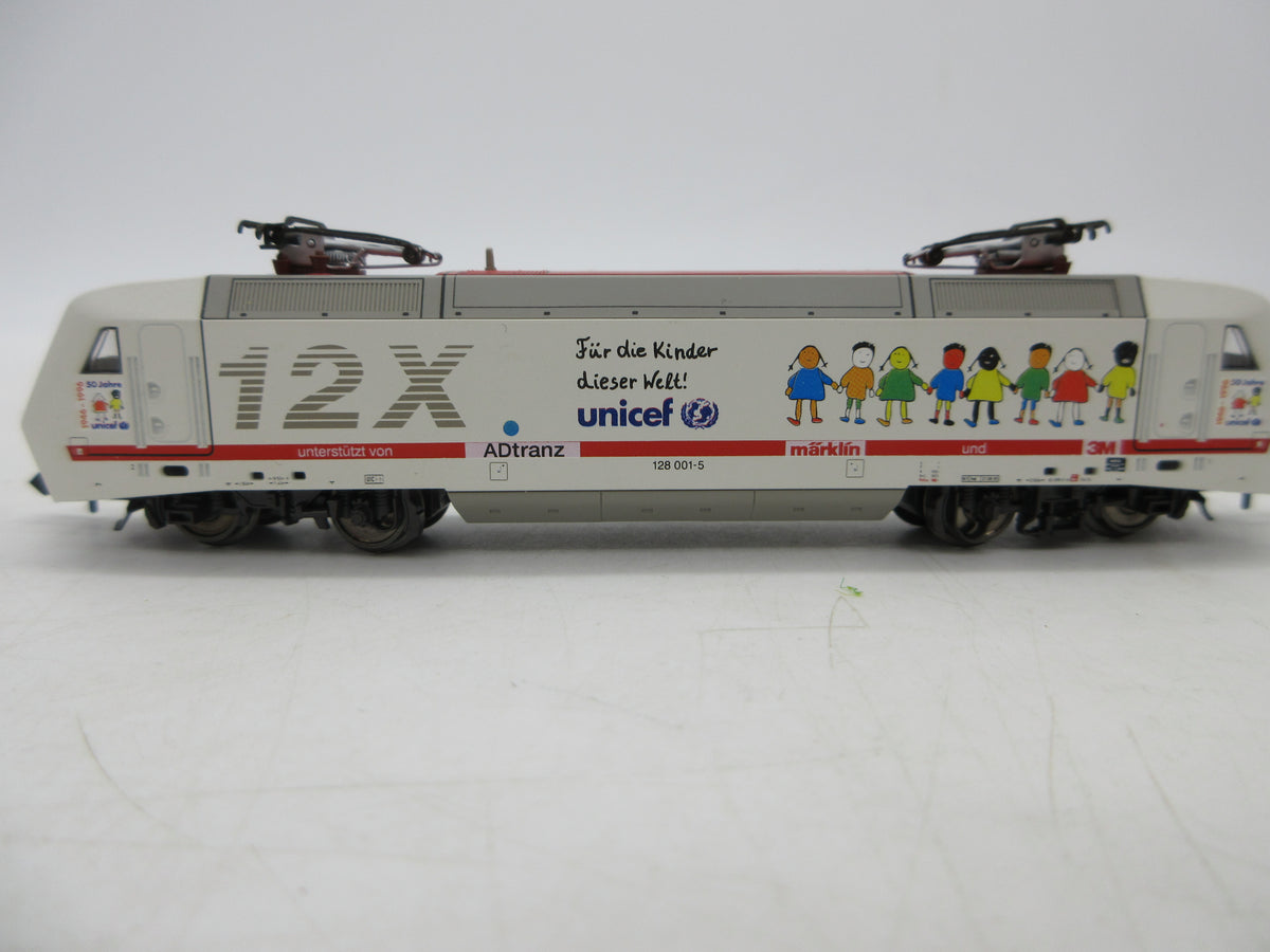Fleischmann Piccolo N - 967312 - E-loc, BR 128 "Unicef" van de DB