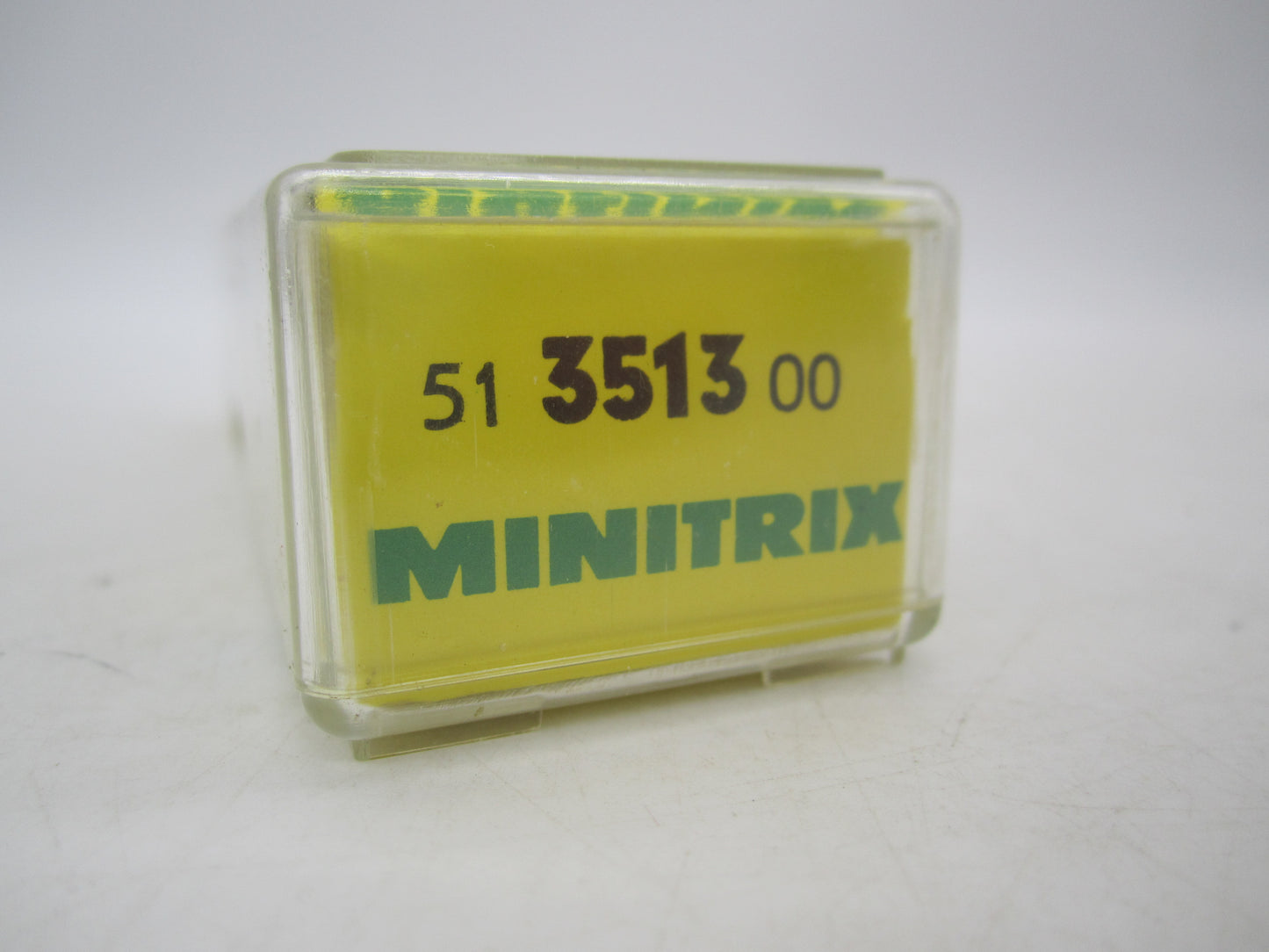 Minitrix N - 51 3513 00 - Lageboordwagen, beladen met vaten van de DB