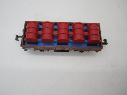 Minitrix N - 51 3513 00 - Lageboordwagen, beladen met vaten van de DB