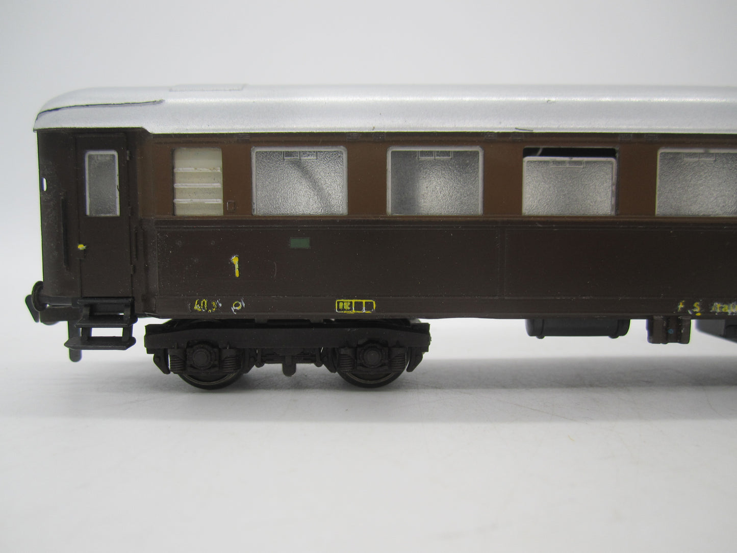 Fleischmann H0 - 1445 - Personenwagen 1e klas van de FS, met verlichting, ongelakte banen