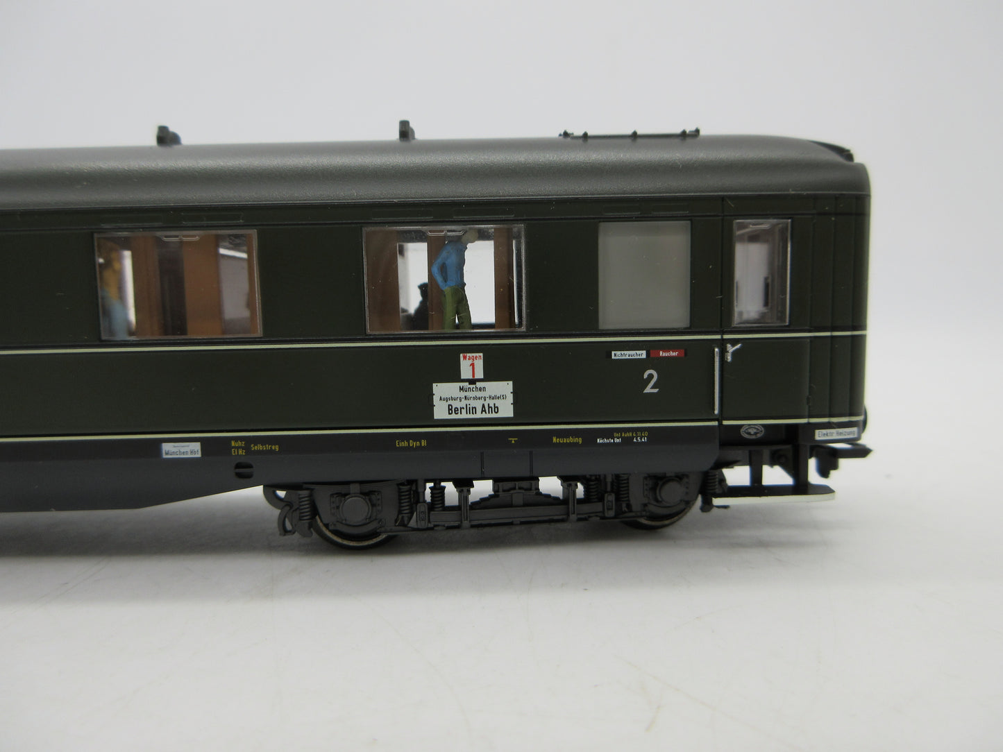 Märklin H0 - 43211 -  Personenrijtuig 2e/3e klas van de DRB, met verlichting en figuren