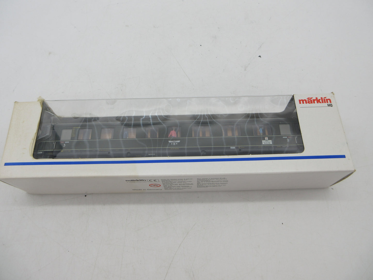 Märklin H0 - 43211 -  Personenrijtuig 2e/3e klas van de DRB, met verlichting en figuren