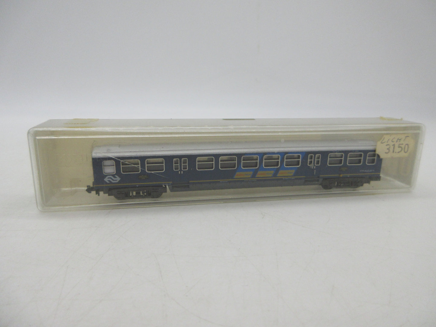 Minitrix N - 51 3129 00 - Personenwagen met verlichting van de NS