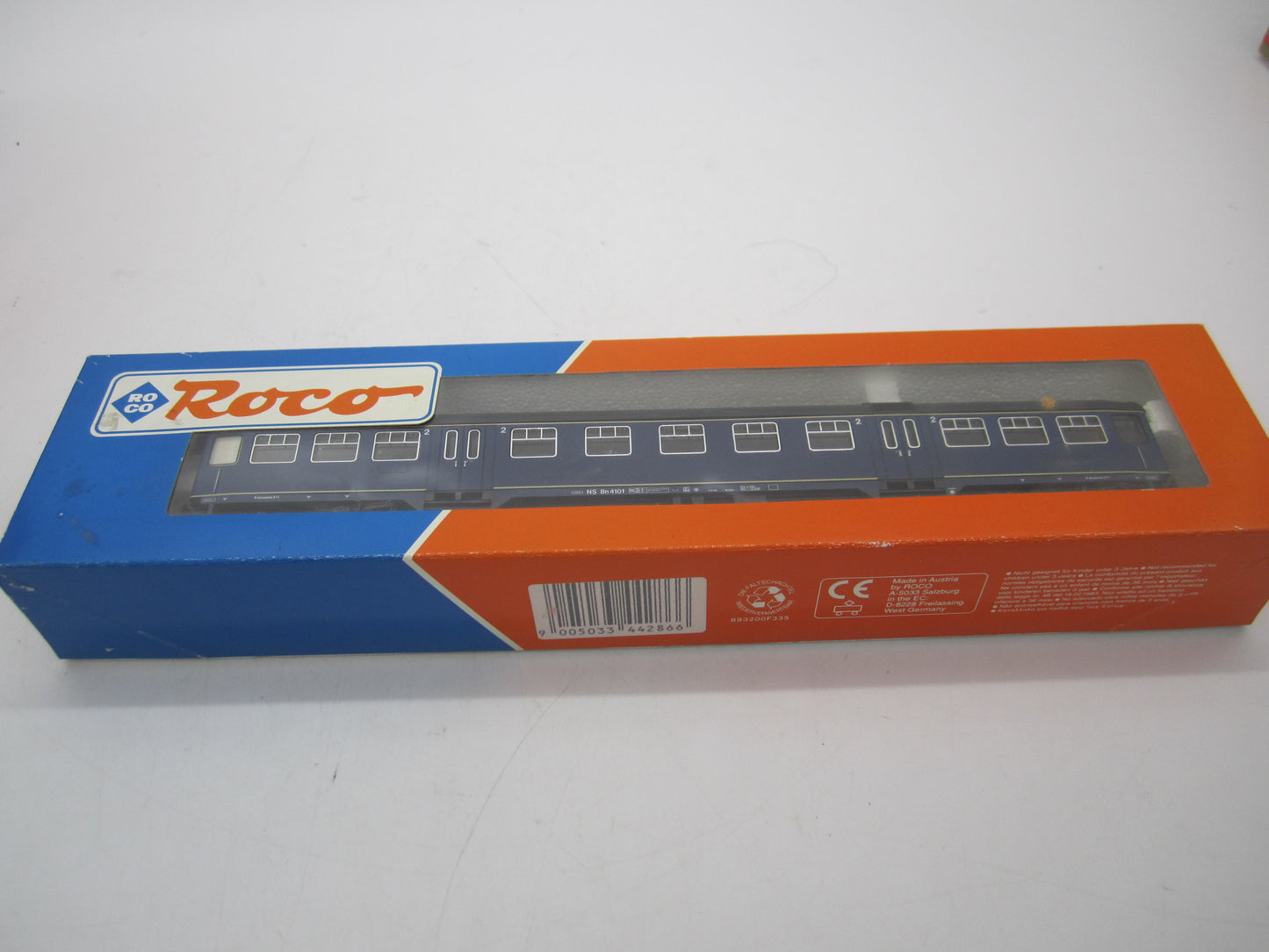 Roco H0 - 44386 - Personenwagen 2e klas Plan-W van de NS