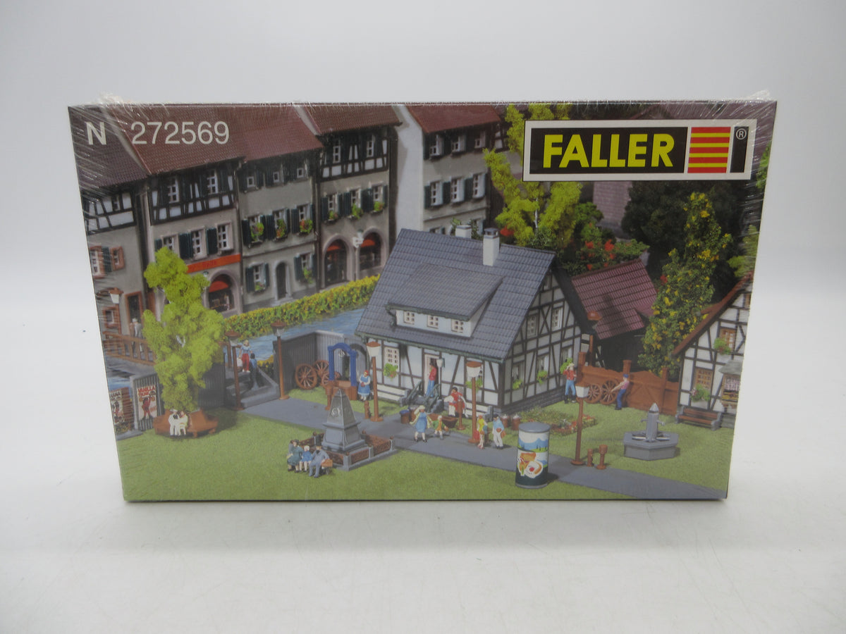 Faller N - 272569 - Bouwpakket: Dorpsplein attributen