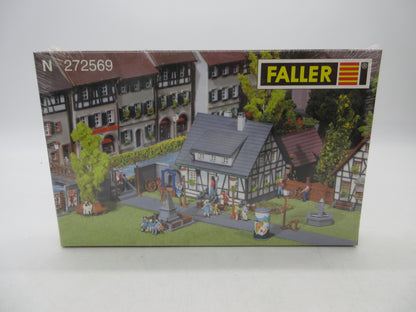 Faller N - 272569 - Bouwpakket: Dorpsplein attributen
