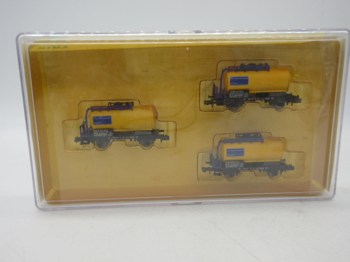 Minitrix N - 15629 - 3-delige set ketelwagen "Strukton" van de NS