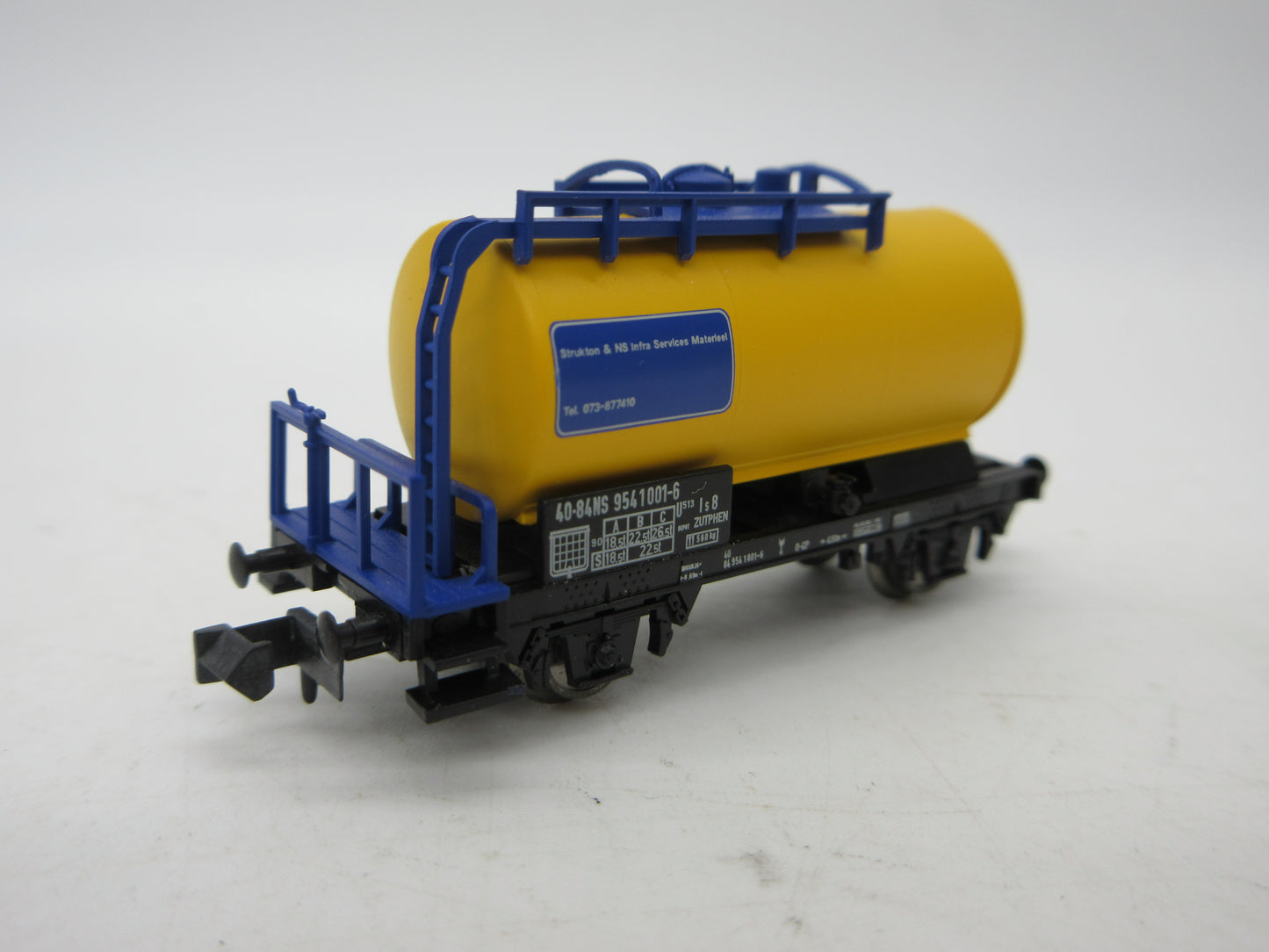 Minitrix N - 15629 - 3-delige set ketelwagen "Strukton" van de NS