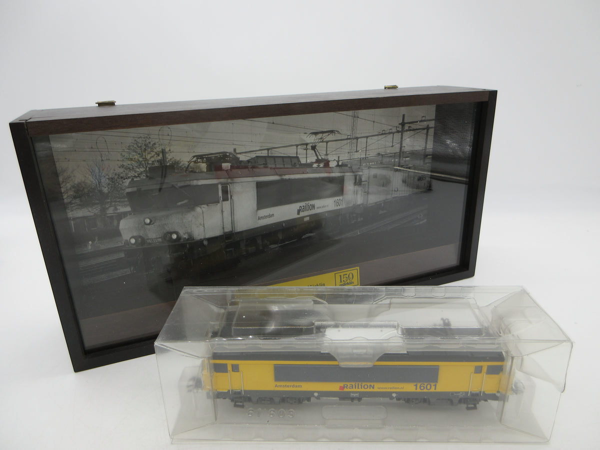Märklin H0 - 37268 - Elektrische locomotief serie 1600 in vitrine van de NS - MFX/Tyfoon