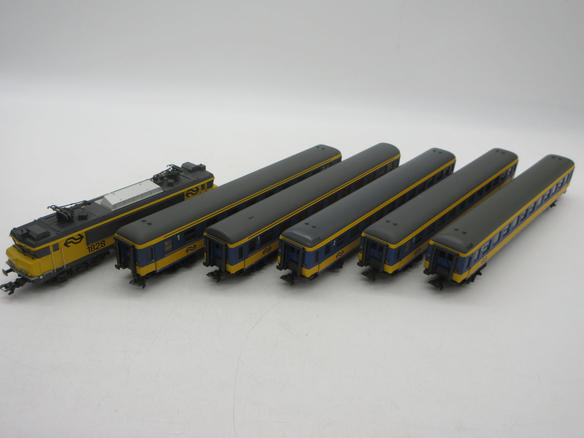Märklin H0 - 26561 - Zesdelige 'ICL-Set' met Serie 1800 en ICK rijtuigen van de NS - MFX/Tyfoon