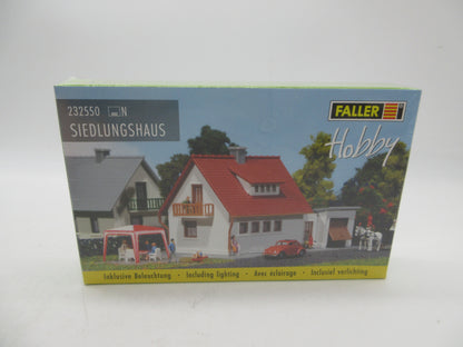 Faller N - 232550 - Bouwpakket: woonhuis met garage