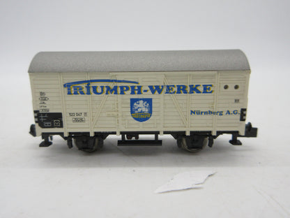 Minitrix N - 15398 - Gesloten goederenwagen "Triumph-Werke" van de DB