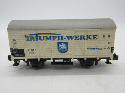 Minitrix N - 15398 - Gesloten goederenwagen "Triumph-Werke" van de DB