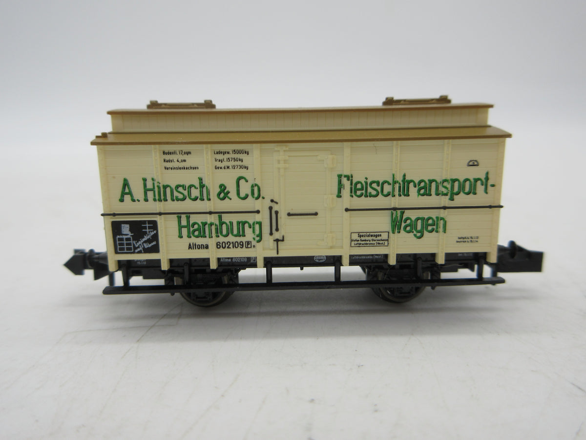 Minitrix N - 13646 - Gesloten goederenwagen "A. Hinsch & Co Fleischtransport" van de KPEV