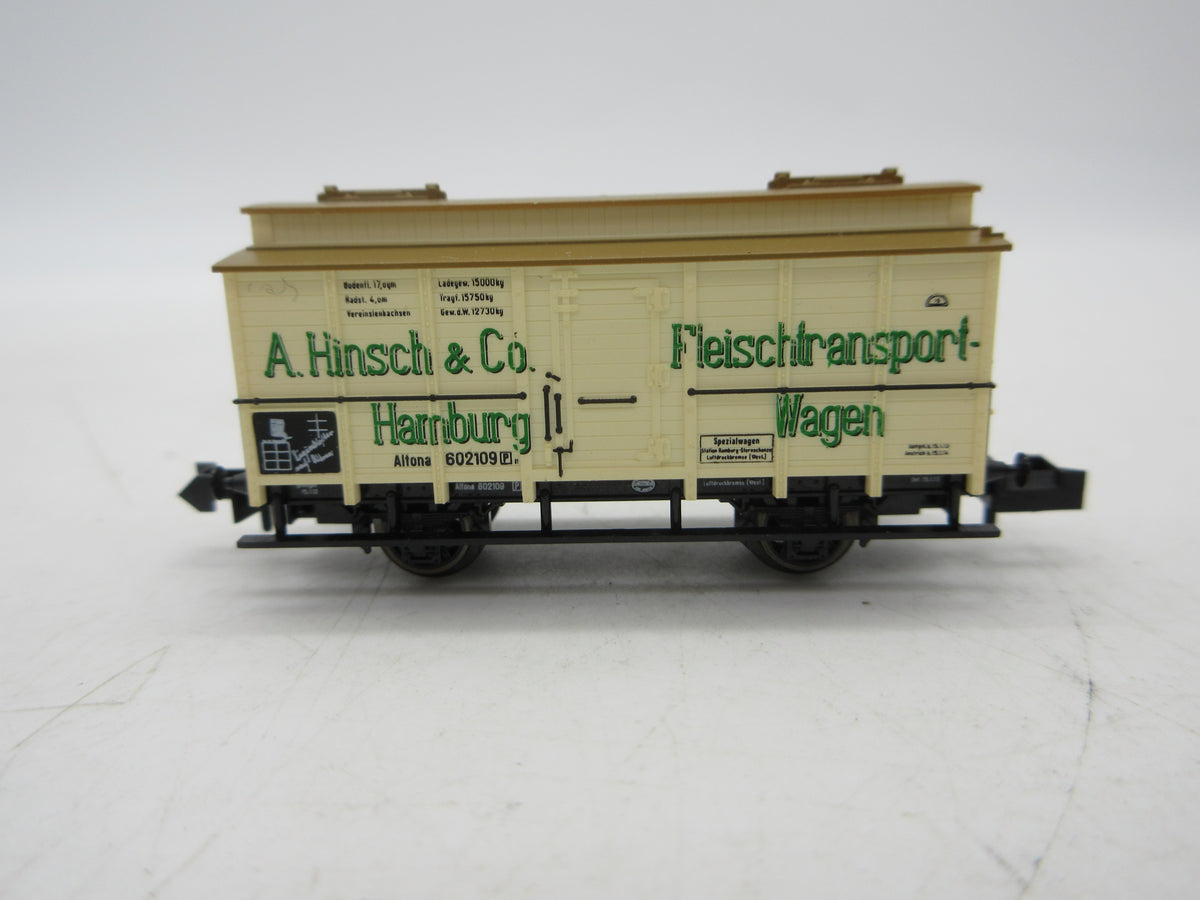 Minitrix N - 13646 - Gesloten goederenwagen "A. Hinsch & Co Fleischtransport" van de KPEV
