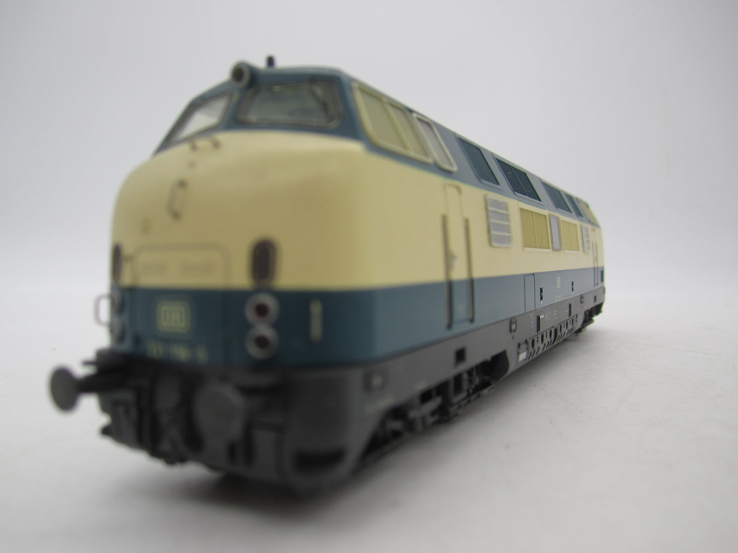 Märklin H0 - 3581 - Diesellocomotief, BR 221 van de DB - FX Digitaal/Sound