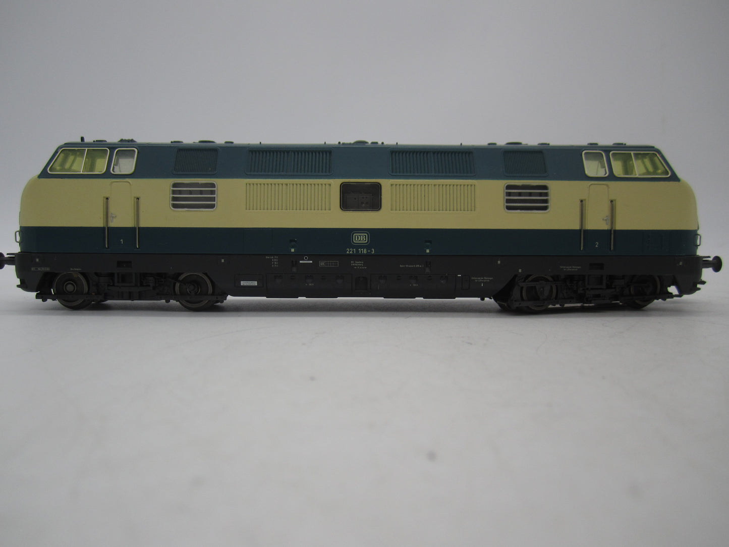 Märklin H0 - 3581 - Diesellocomotief, BR 221 van de DB - FX Digitaal/Sound