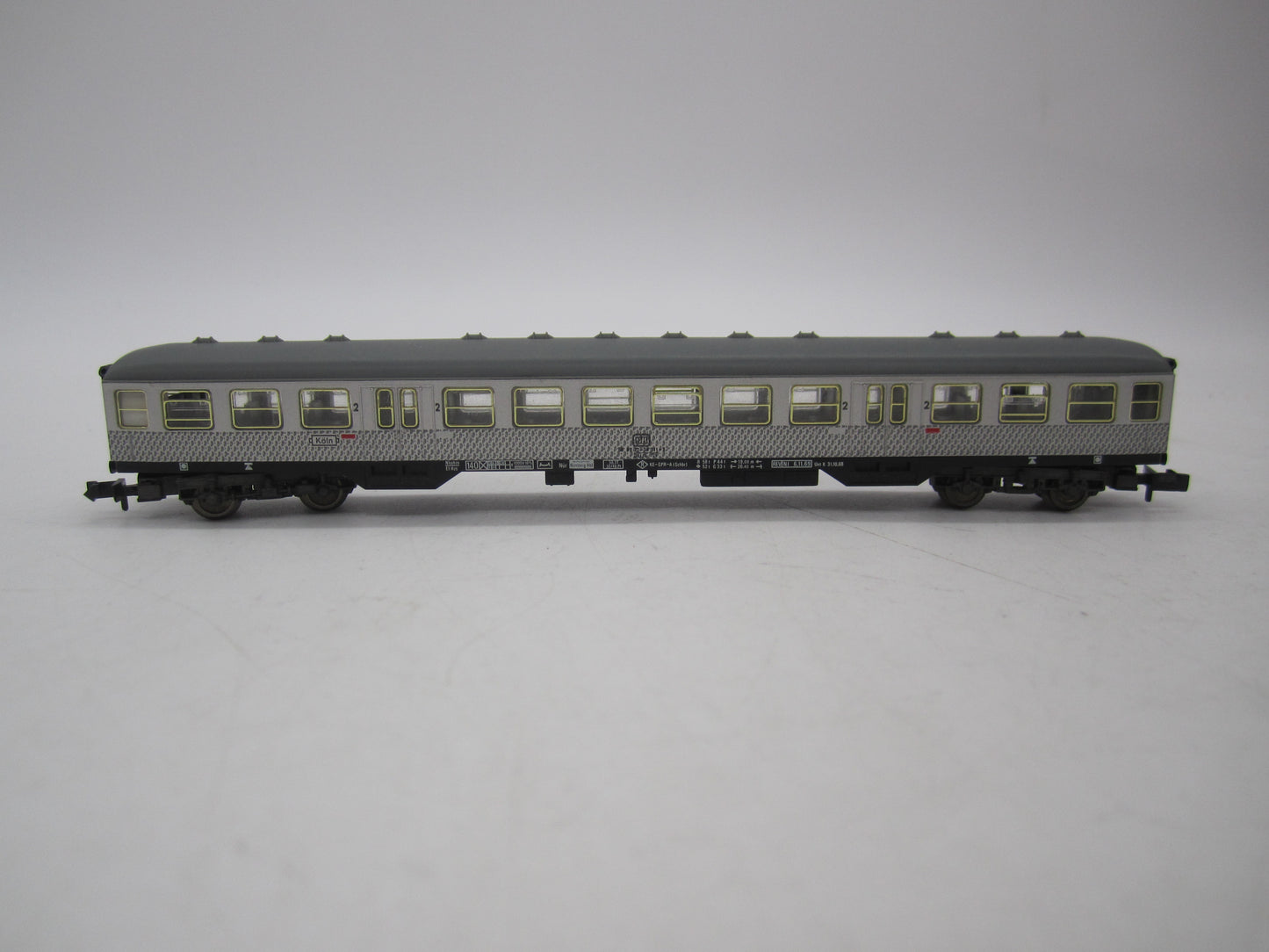 Fleischmann Piccolo N - 8122 - 2e klas rijtuig 'Silberlinge' van de DB, met verlichting