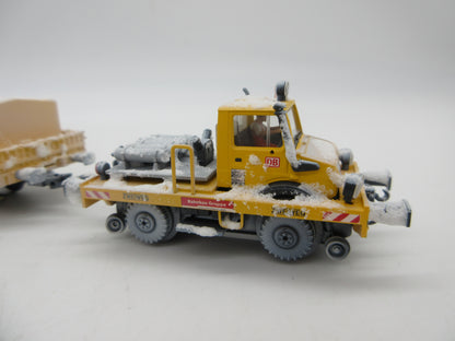 Märklin H0 - 39942 - Tweeweg Unimog met kerstboom "Kersttransport" - MFX+/Sound