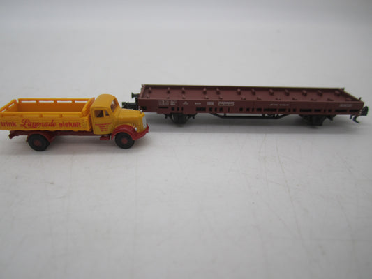 Hobbytrain N - H23817 - Platte wagen met truck "Limonade" van de DB