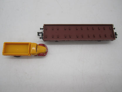 Hobbytrain N - H23817 - Platte wagen met truck "Limonade" van de DB