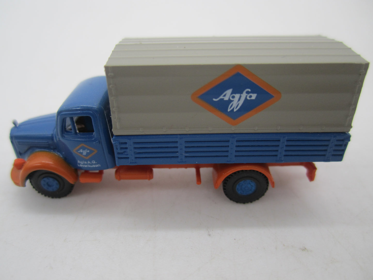 Hobbytrain N - H23817 - Platte wagen met truck van de DB