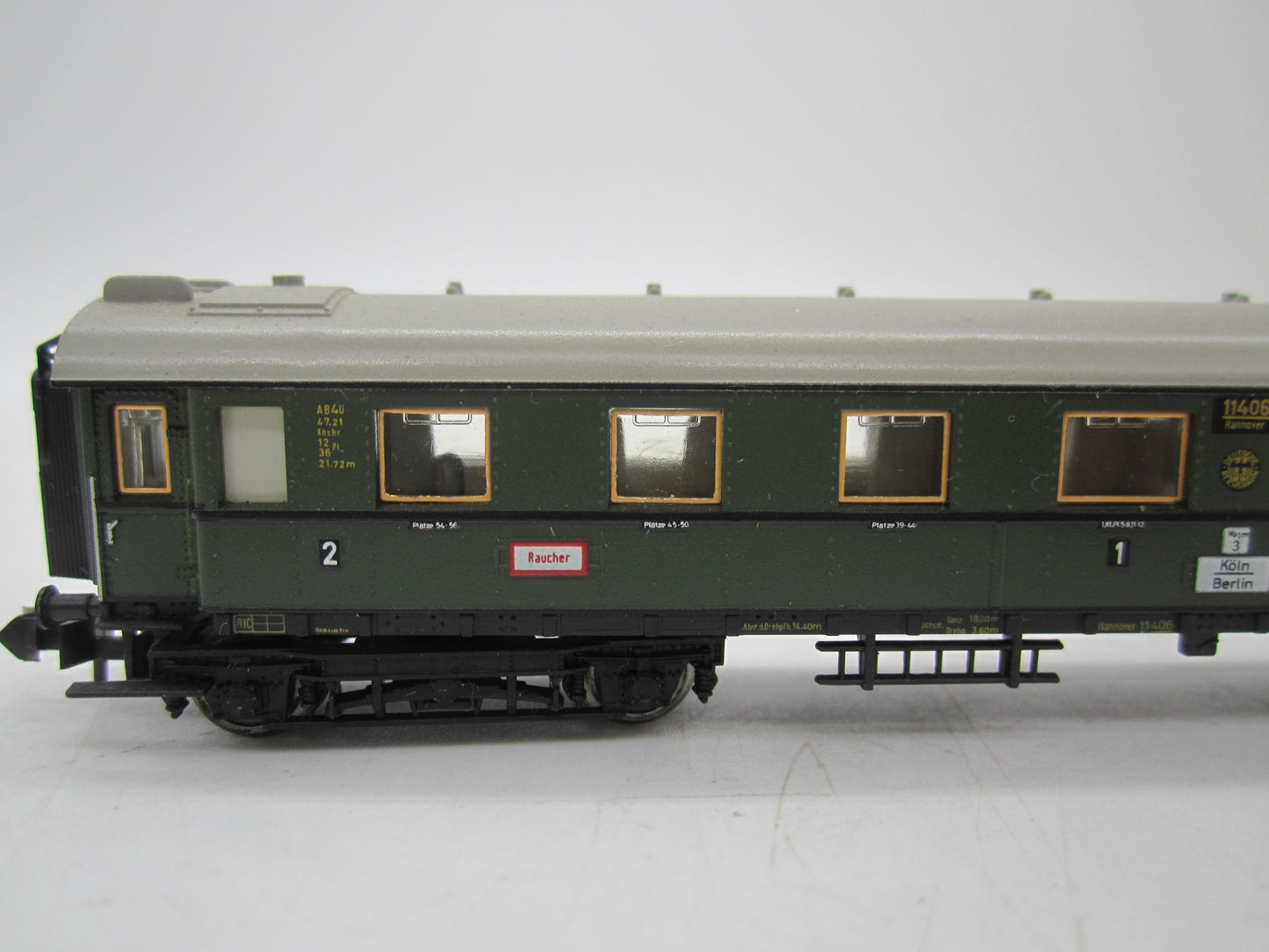 Minitrix N - 51 3151 00 - Personenrijtuig 1e/2e klas van de DRG, met verlichting