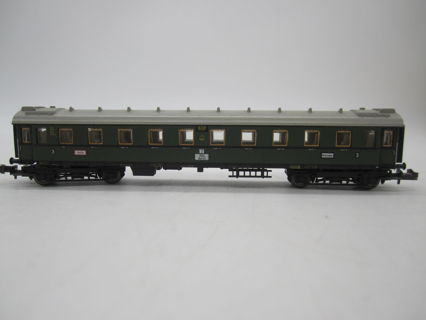 Minitrix N - 51 3071 00 - Personenrijtuig 3e klas van de DRG, met verlichting