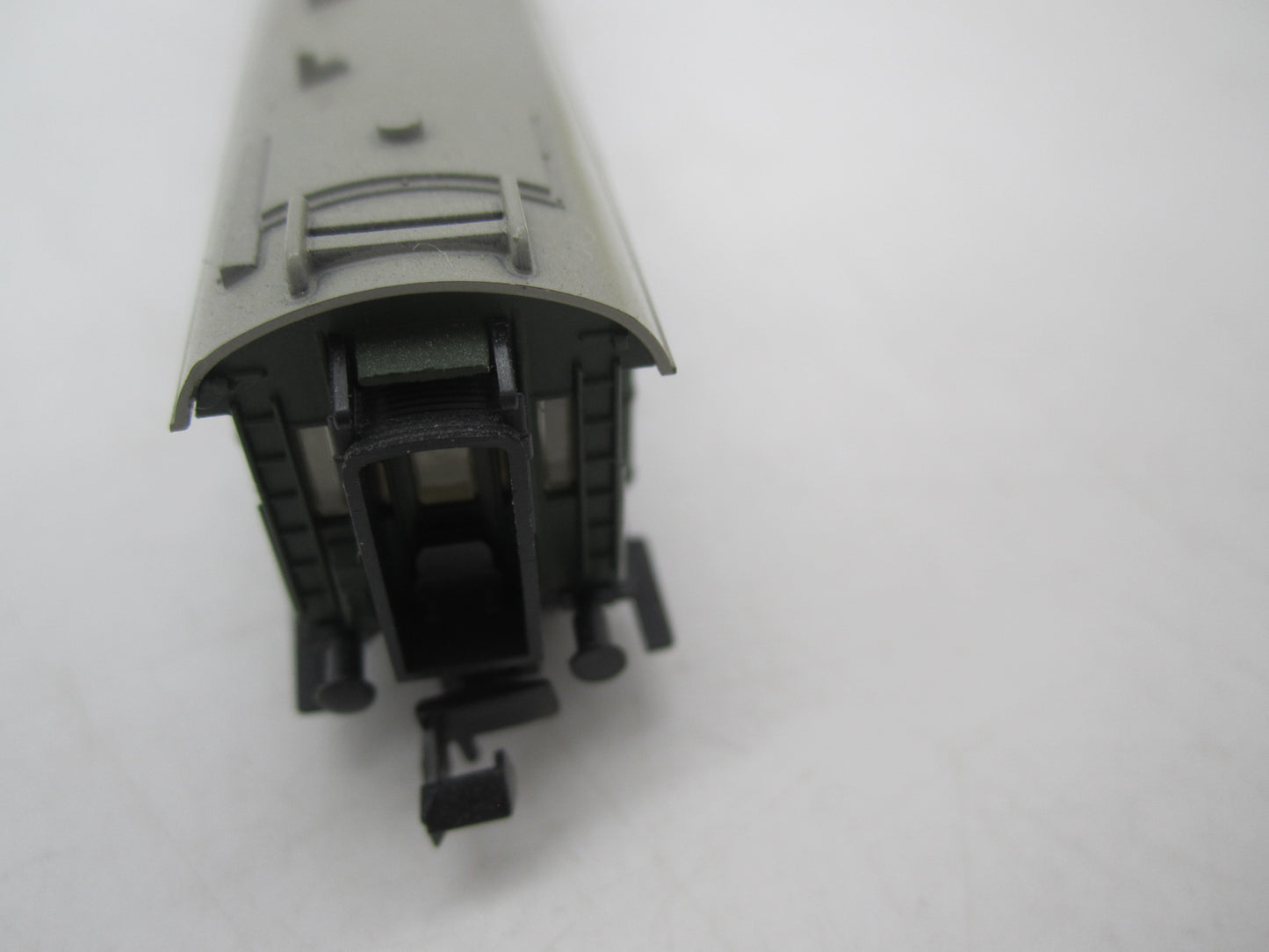 Minitrix N - 51 3071 00 - Personenrijtuig 3e klas van de DRG, met verlichting