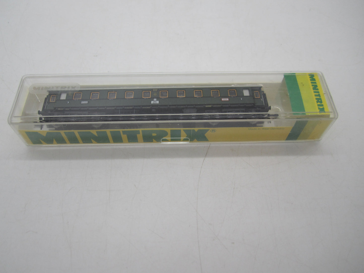 Minitrix N - 51 3071 00 - Personenrijtuig 3e klas van de DRG, met verlichting