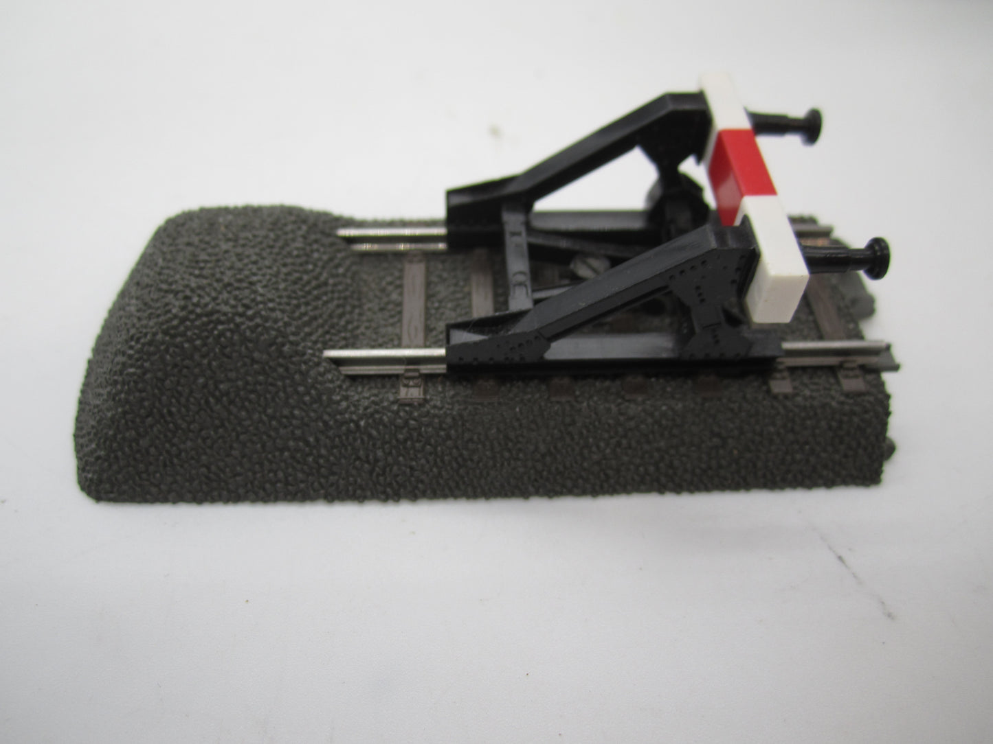 Märklin H0 - 24977 - C-Rail Raileinde met stootblok